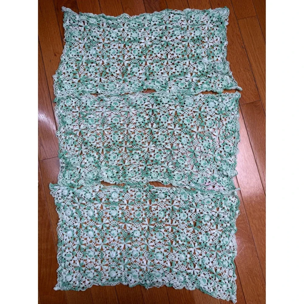 Vintage Handmade Crochet Lace Panels Green White Floral Rosette Set‎ of 6
